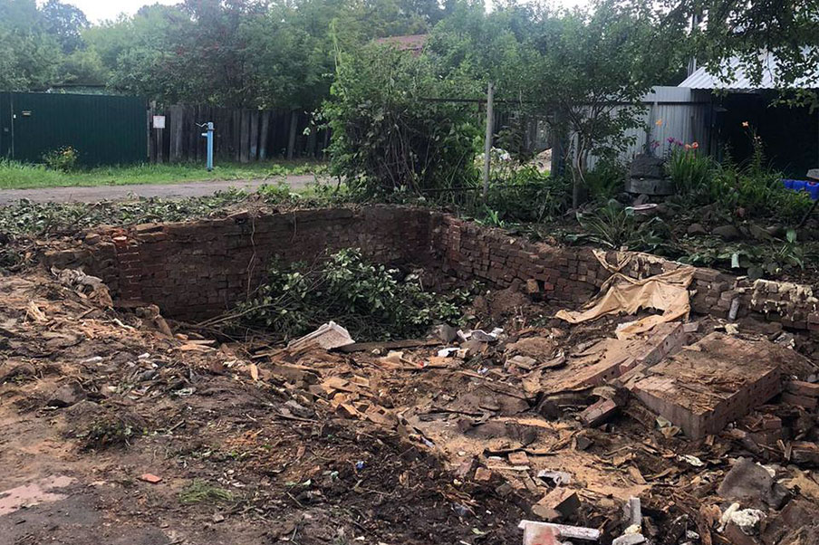 Участок земли после демонтажа